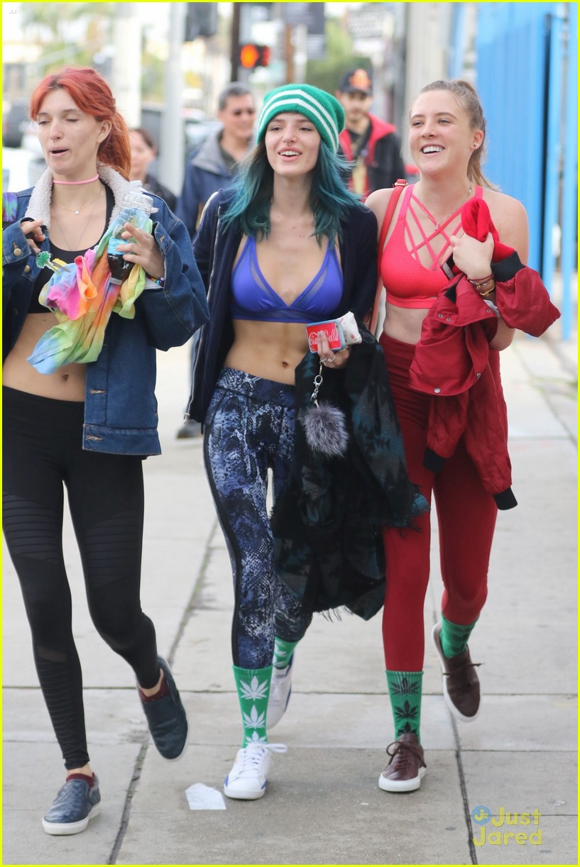 bella thorne workout blue outfit new cat possibly snaps 31