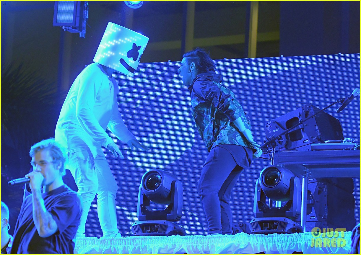justin bieber performs new years eve show in miami 19