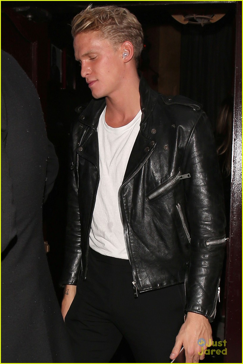 cody simpson 20th bday lunch dinner elvis song 02