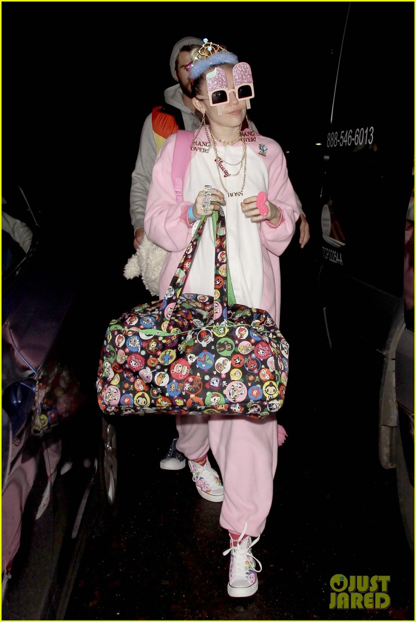 miley cyrus and liam hemsworth celebrate his birthday at flaming lips album release party 04