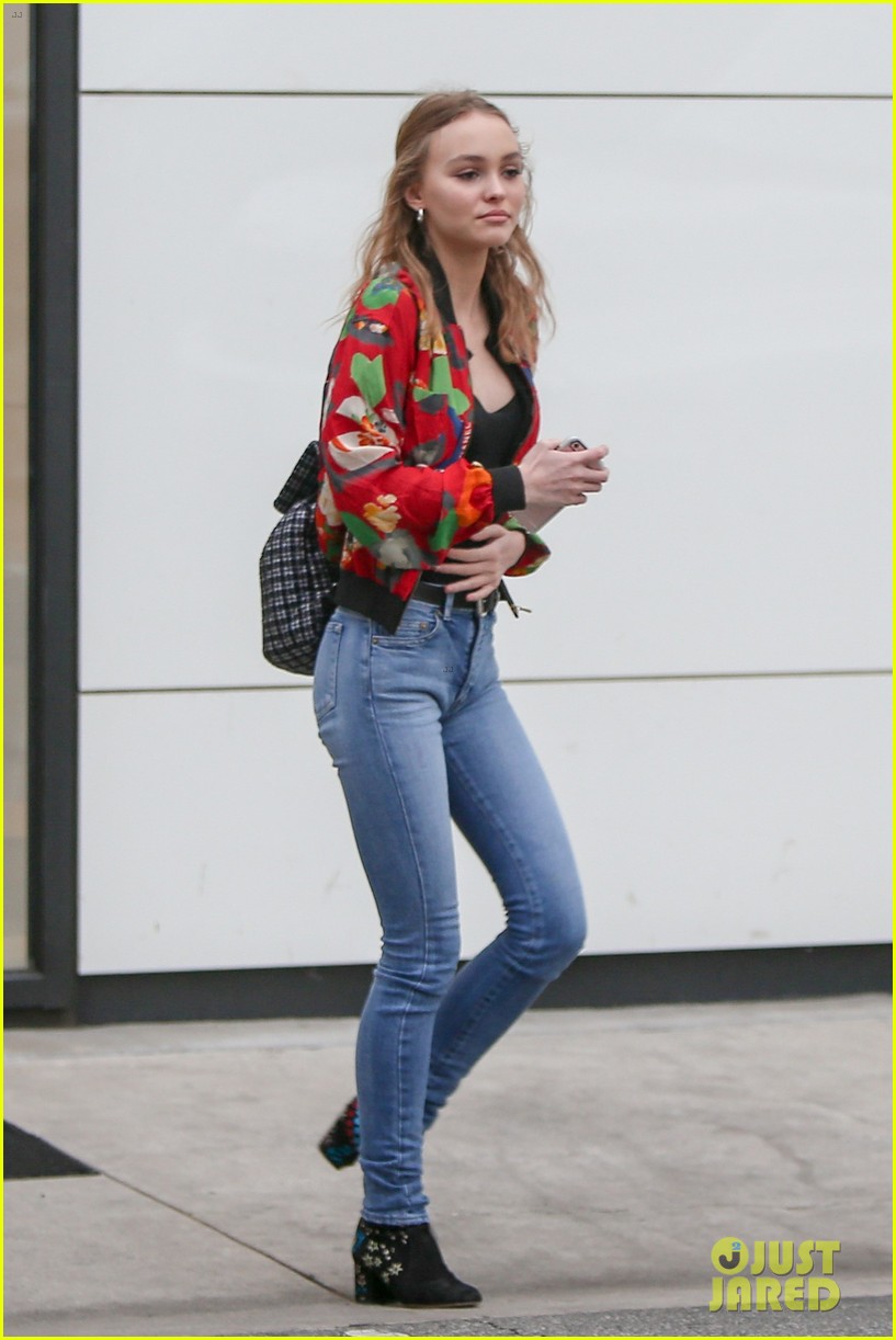 lily rose depp spends the afternoon with boyfriend ash 12
