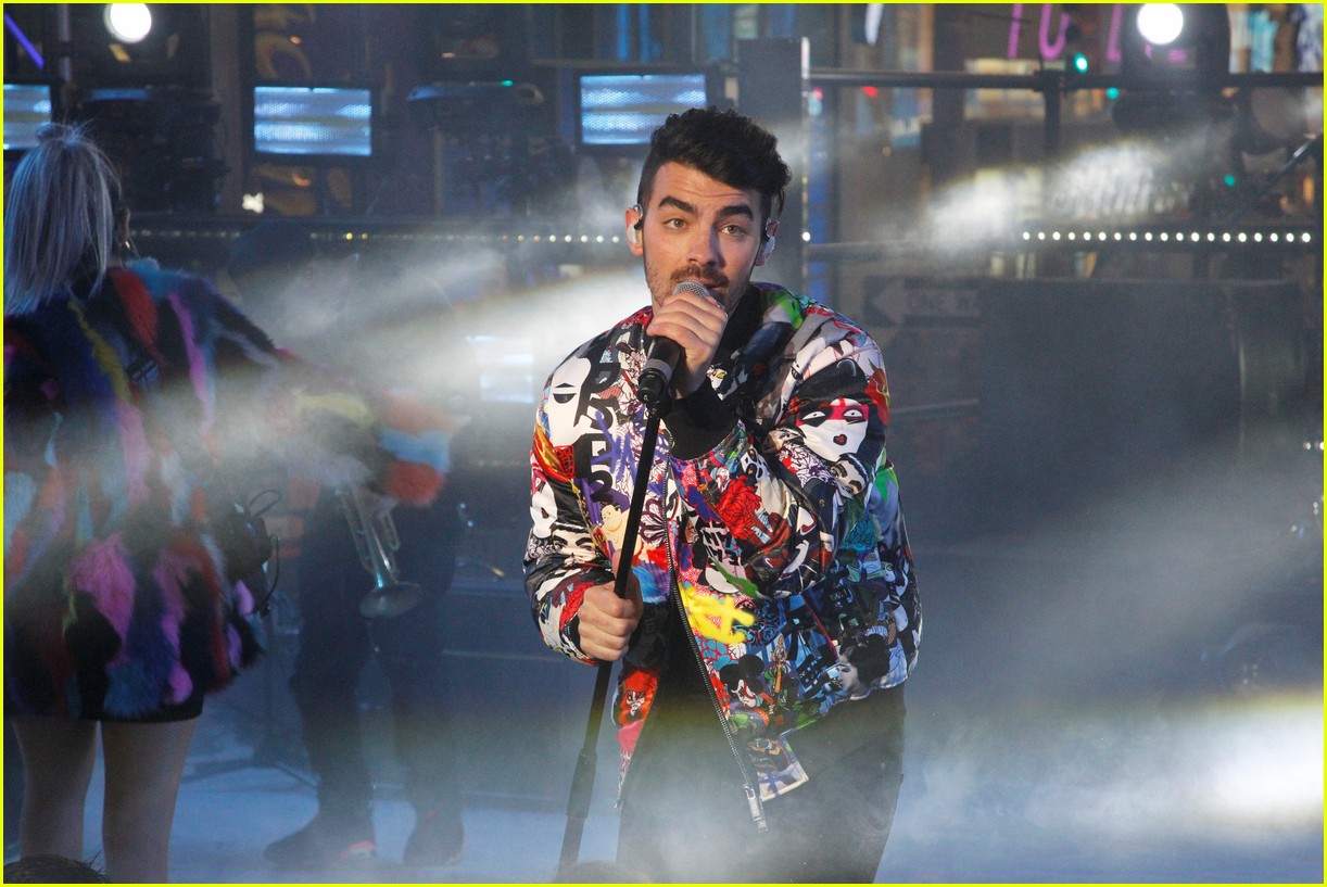 dnce new years eve times square 03