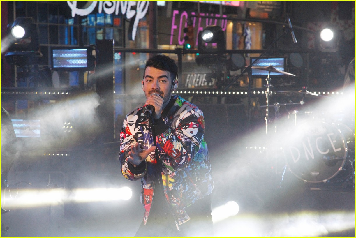 dnce new years eve times square 11