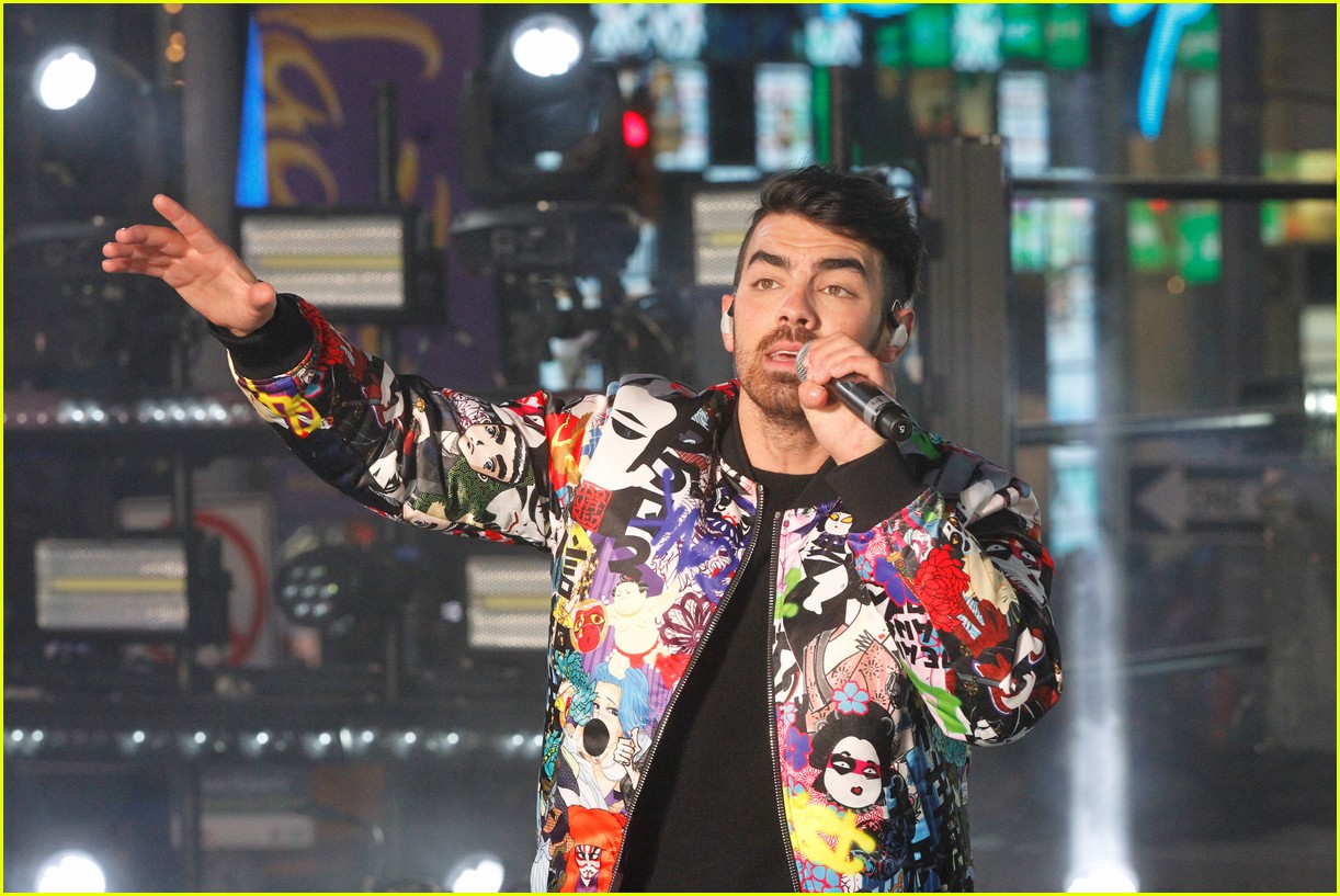dnce new years eve times square 21