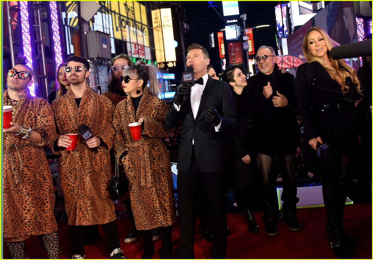 dnce new years eve times square 24
