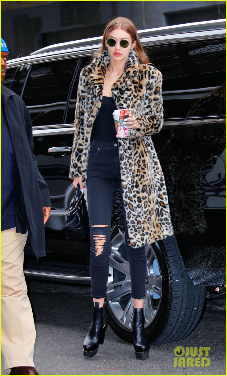 gigi hadid leopard coat new tommy collection 02