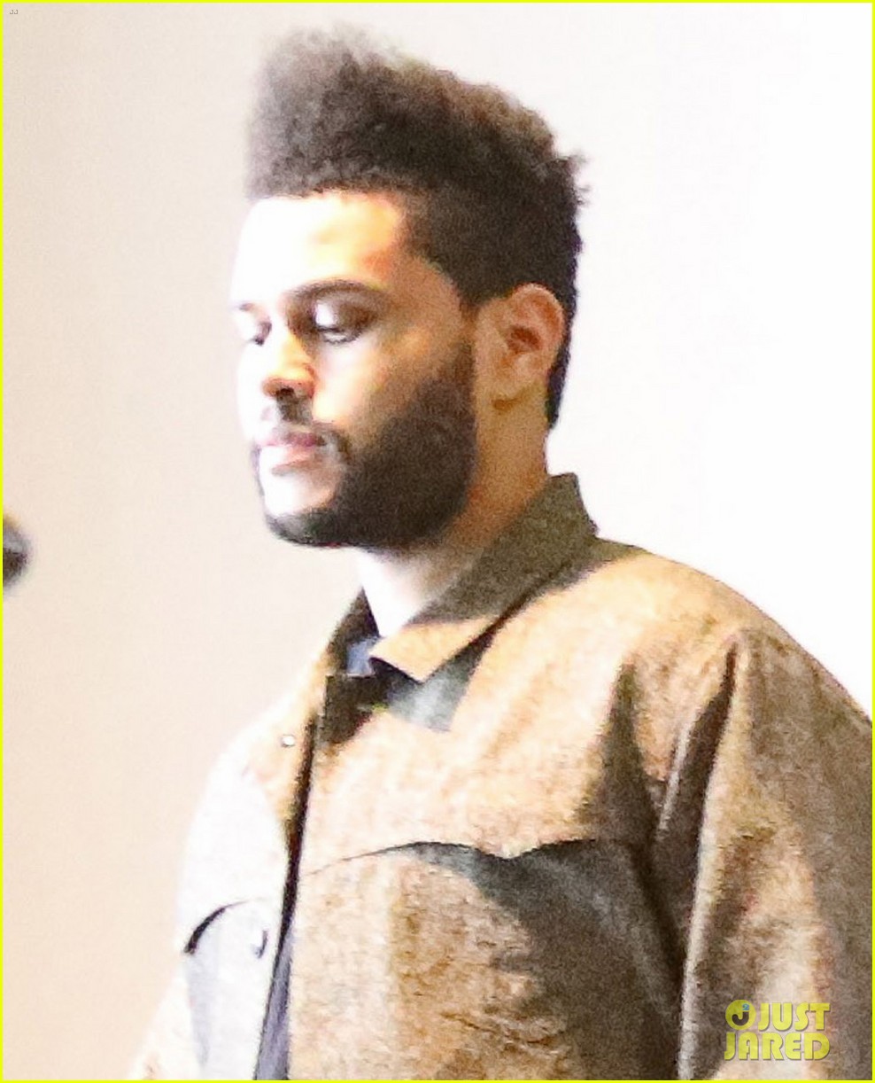 selena gomez the weeknd hold hands date night 03