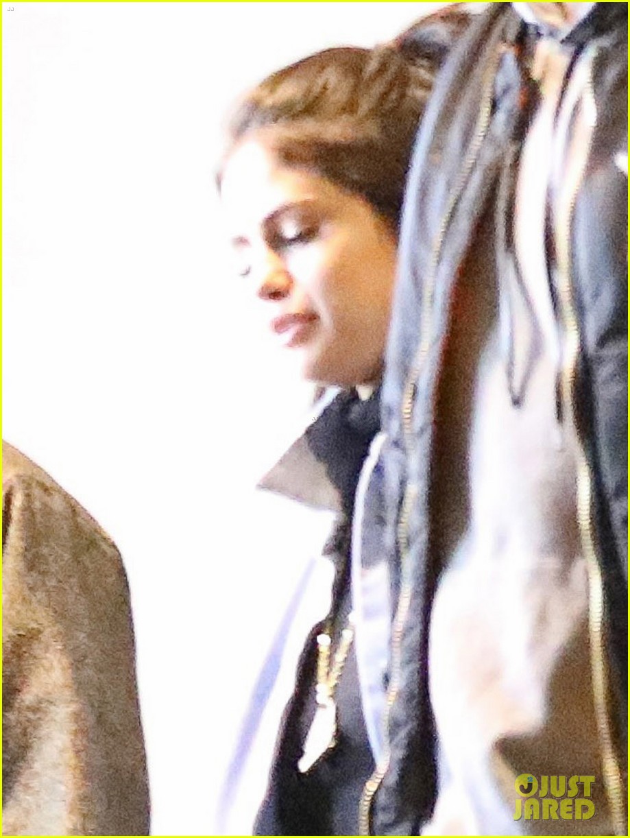 selena gomez the weeknd hold hands date night 05