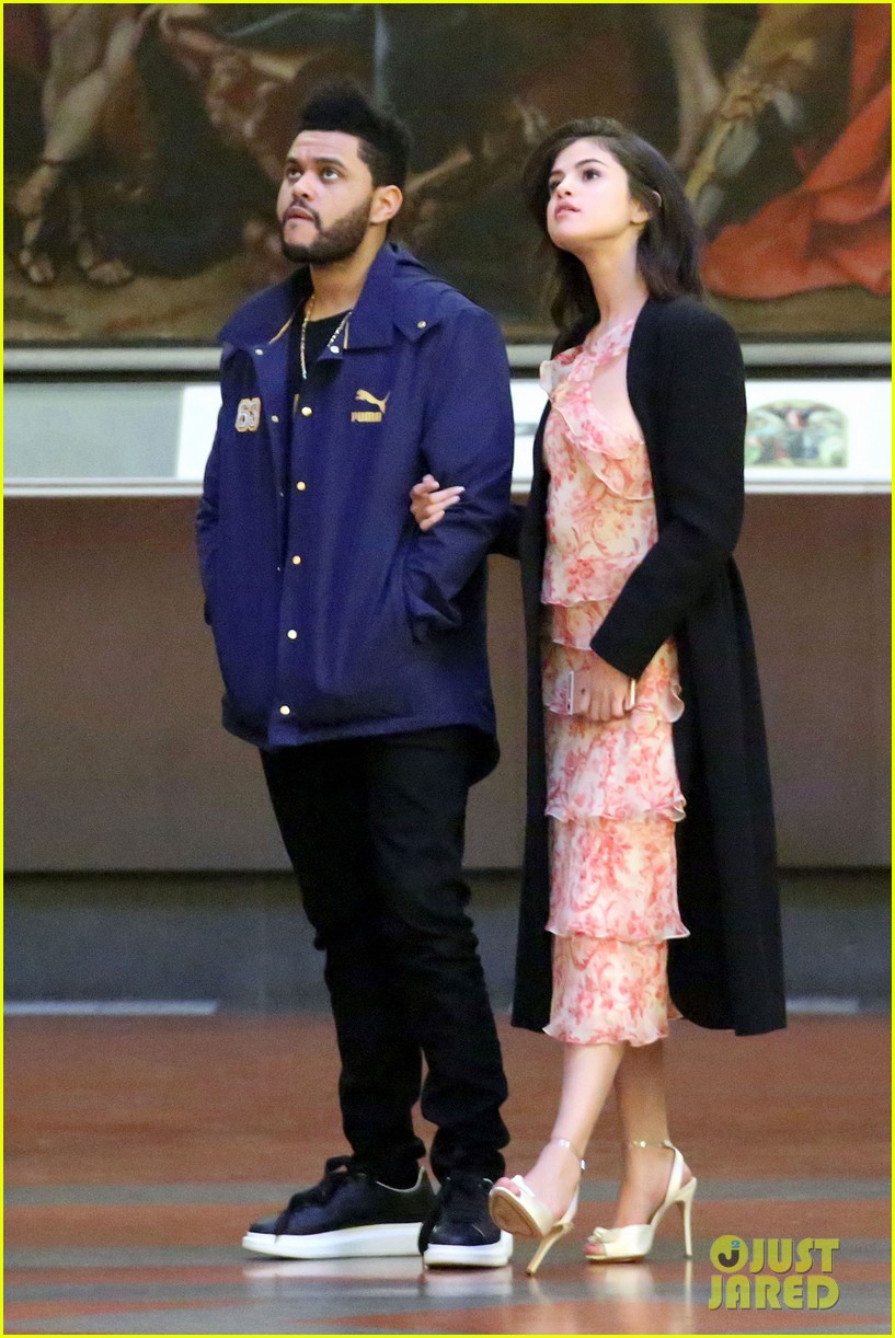 selena gomez snuggles up to the weeknd in italy 02