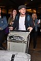 niall horan arrives lax airport fans 02