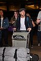 niall horan arrives lax airport fans 05