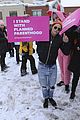 kristen stewart vanessa hudgens join the march for women 01