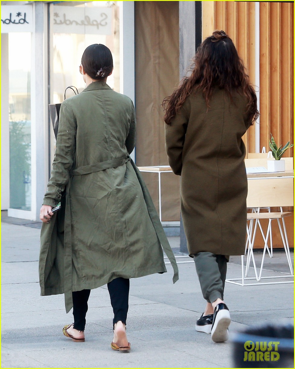vanessa hudgens spends afternoon shopping with stella 08