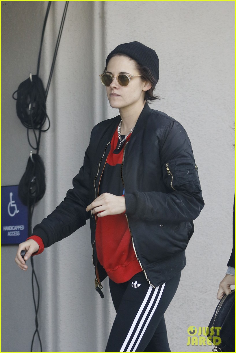 kristen stewart cant believe how long took to start directing 04