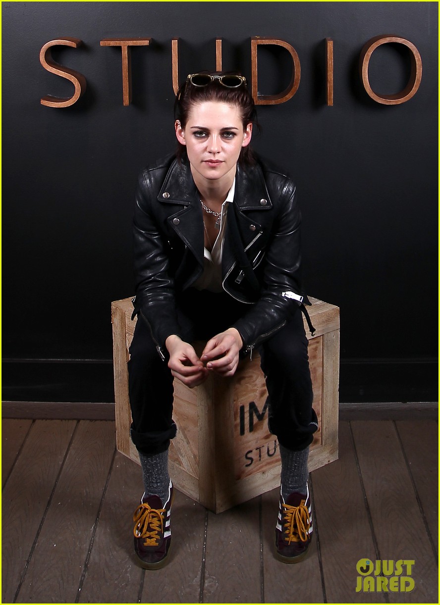 kristen stewart speaks out about donald trumps tweets to her 02