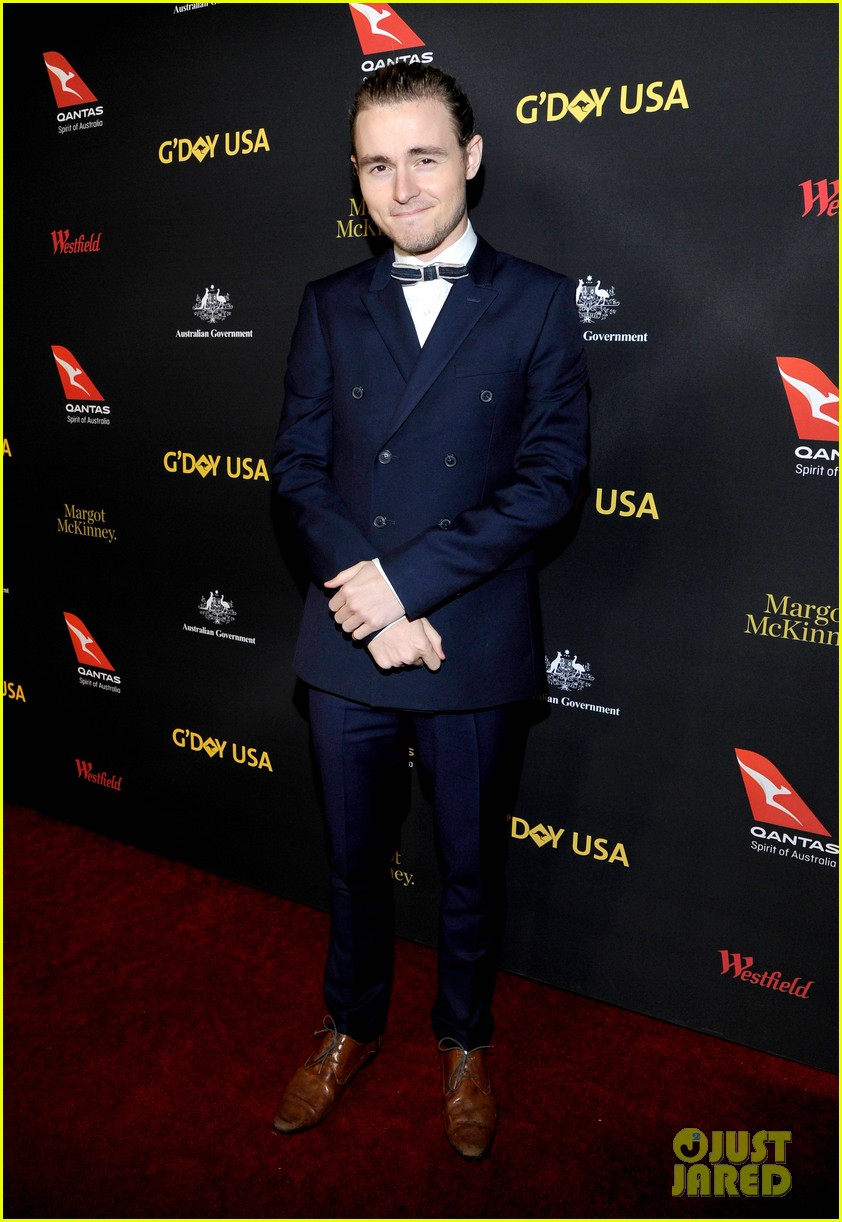dominic purcell brenton thwaites more suit up for gday black tie gala 04