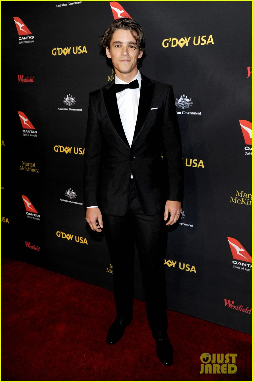 dominic purcell brenton thwaites more suit up for gday black tie gala 06