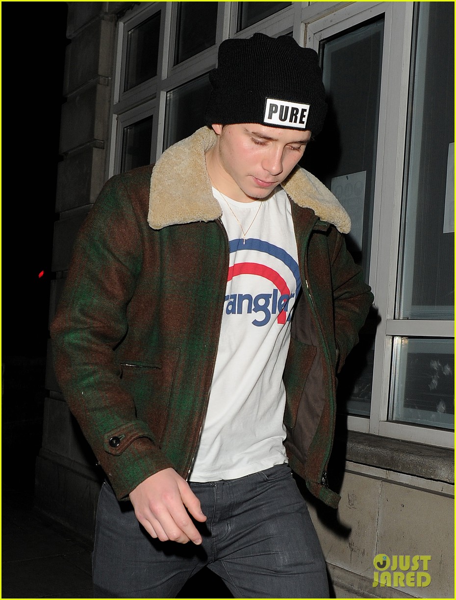 sofia richie brooklyn beckham hang out in london 12