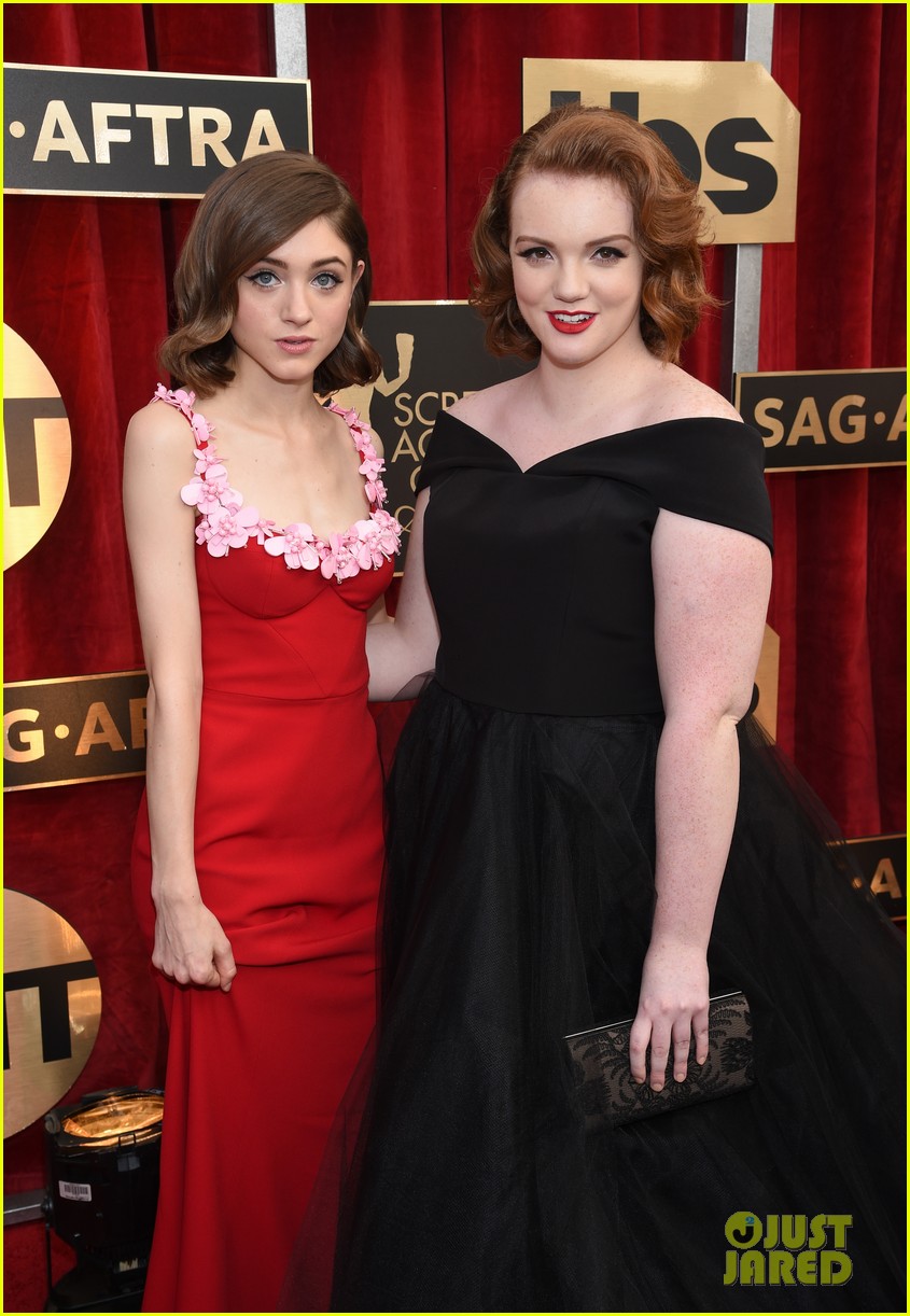 Shannon Purser of Stranger Things Wears a Black Gown To The SAG