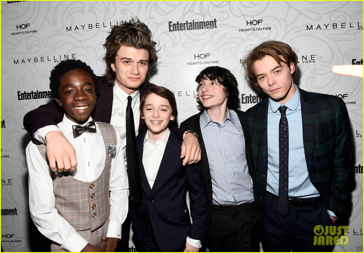 stranger things cast attend the ew sag party 12