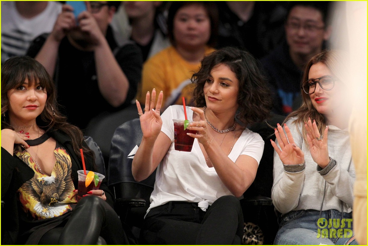 ashley tisdale vanessa hudgens bff lakers date 01