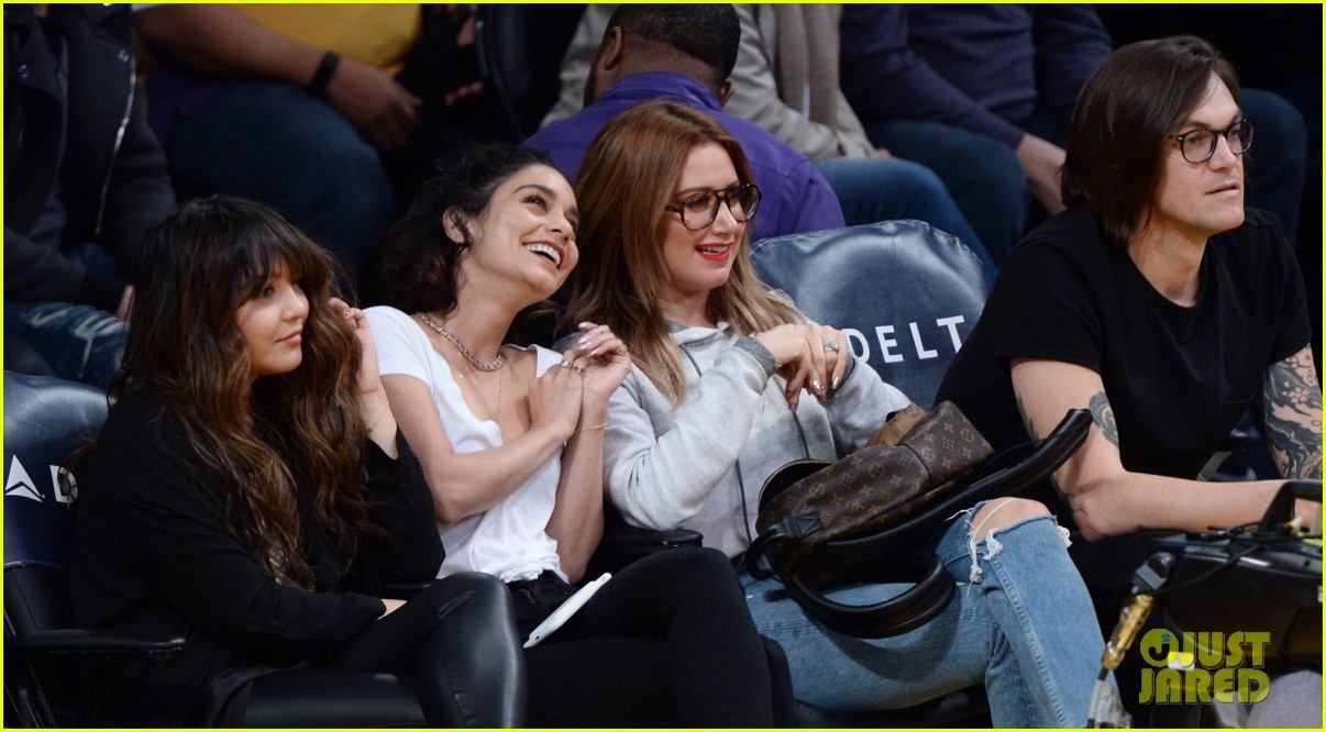 ashley tisdale vanessa hudgens bff lakers date 02