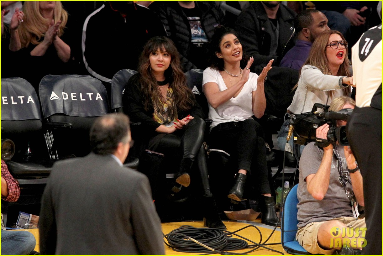 ashley tisdale vanessa hudgens bff lakers date 04