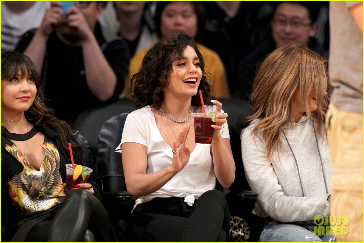 ashley tisdale vanessa hudgens bff lakers date 13