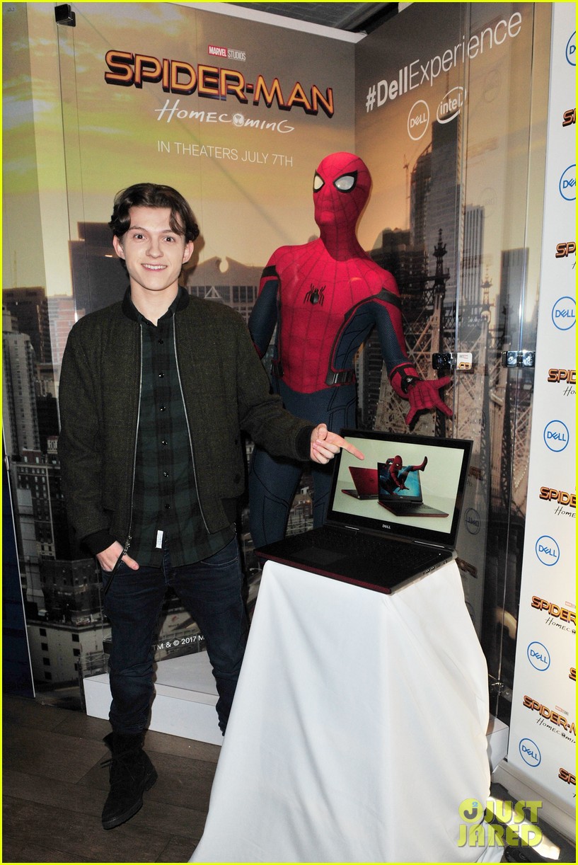 tom holland dell spider man suit 07