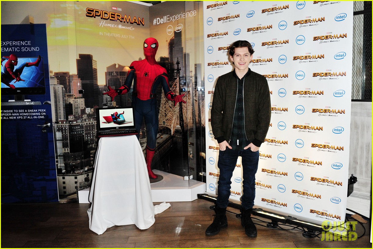 tom holland dell spider man suit 12