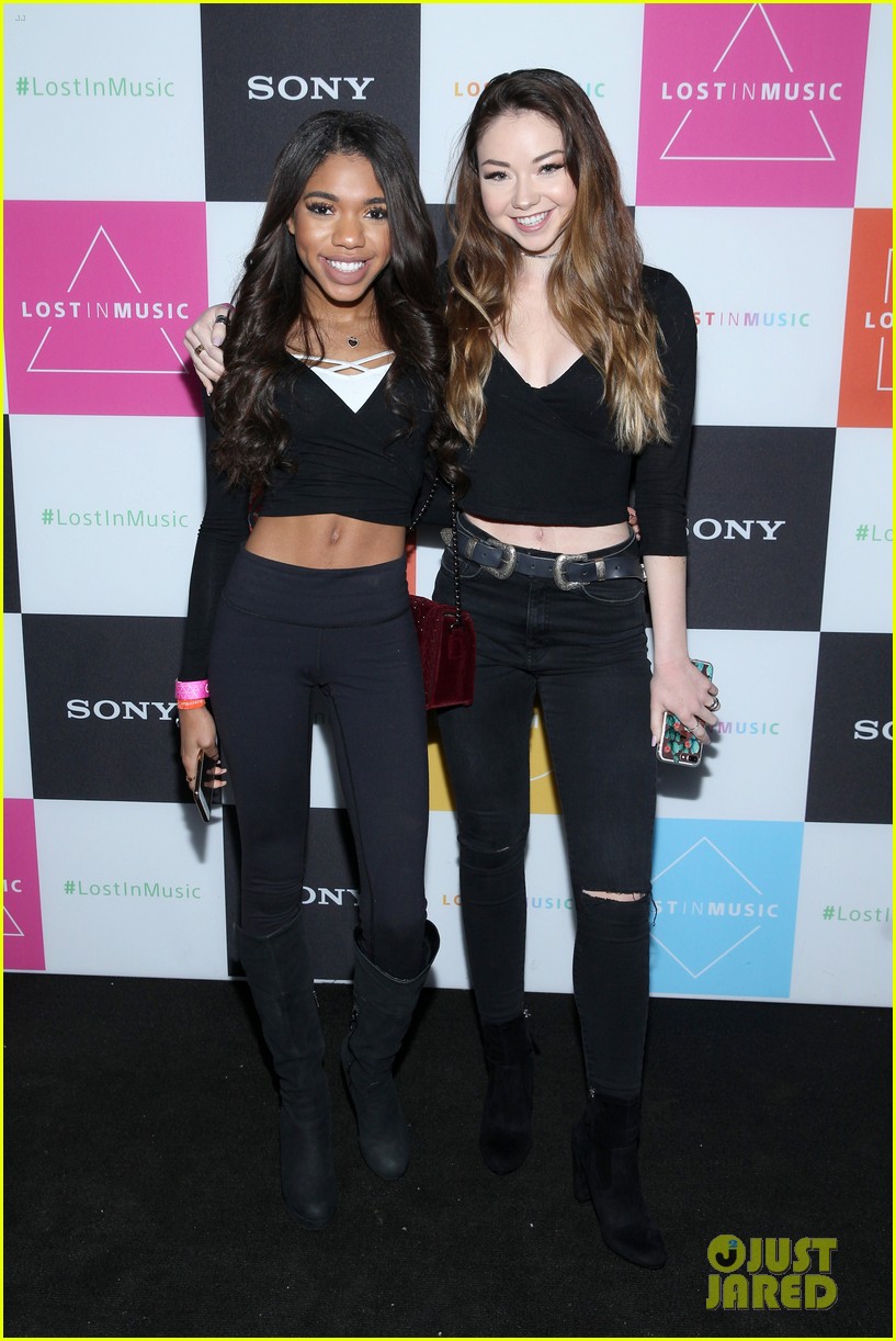 victoria justice reeve carney meredith teala sony event 05
