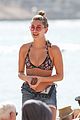 hailey baldwin shows off her bikini body in hawaii 01
