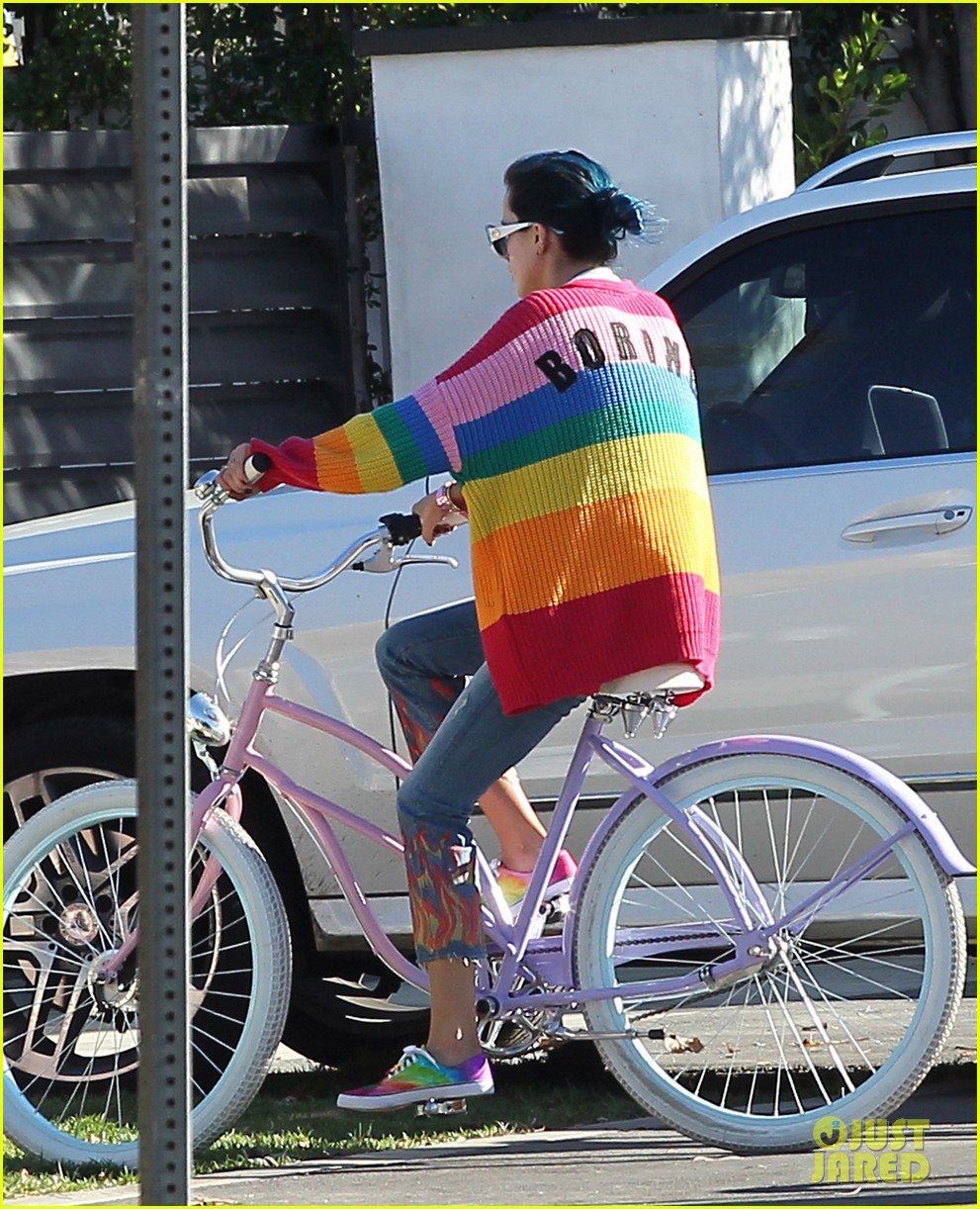 bella thorne color bike ride rainbow 09