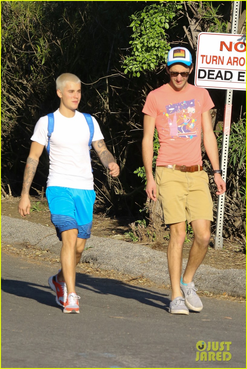 justin bieber heads out on a pre birthday hike 03