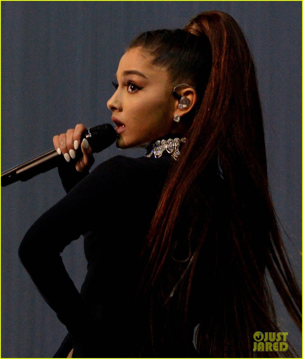 Ariana Grande's 2017 Tour Set List Includes Every 'Dangerous Woman' Song!:  Photo 1066937 | Ariana Grande, Music Pictures | Just Jared Jr., image size:1032x1222