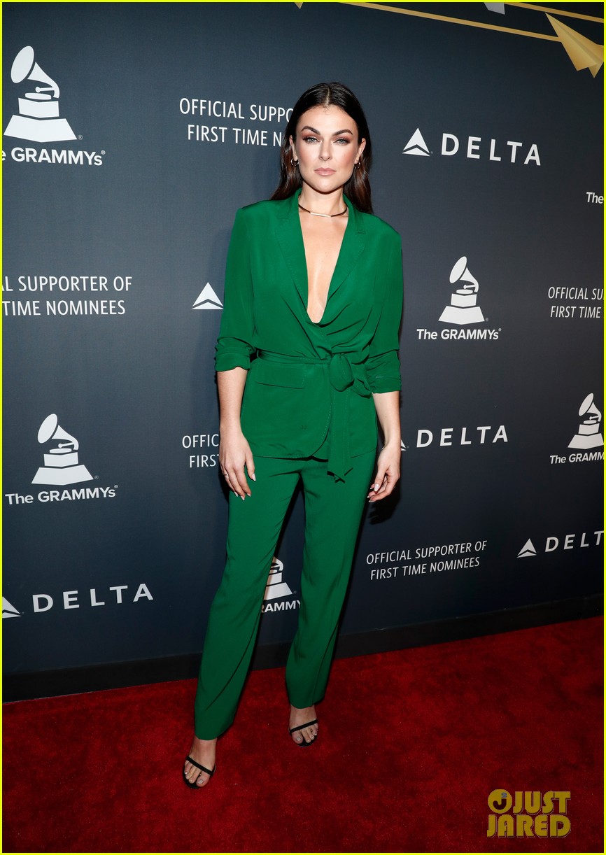 halsey says she had a nip slip at deltas pre grammy event2 13