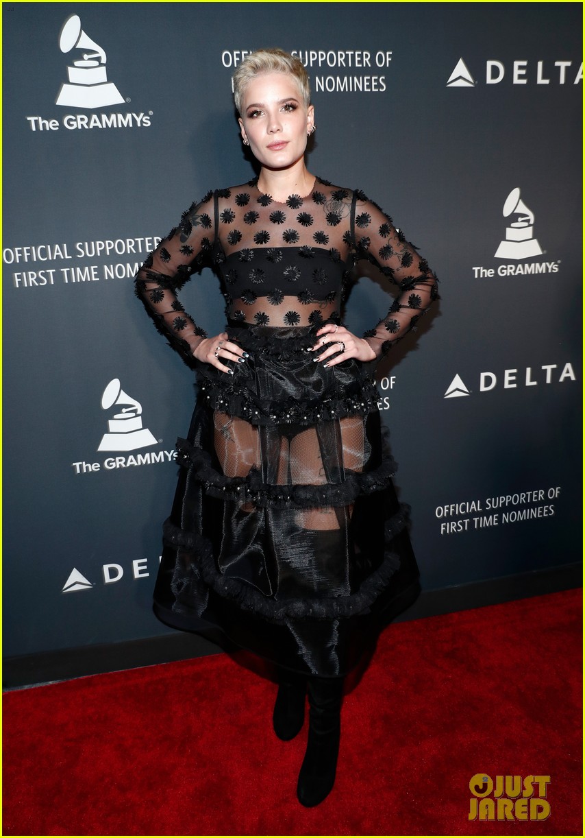 halsey says she had a nip slip at deltas pre grammy event2 17