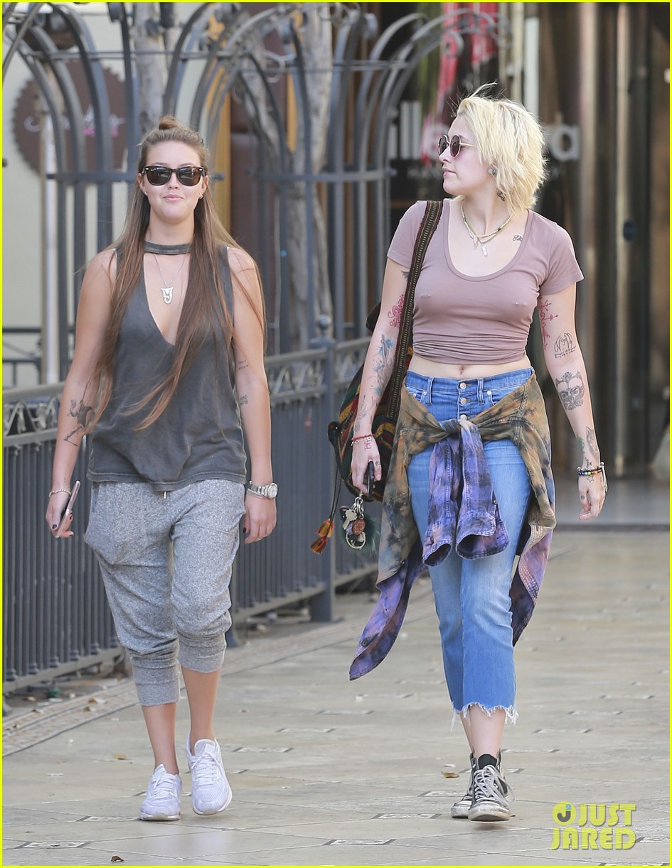 paris jackson goes braless for shopping trip with prudence brando 07