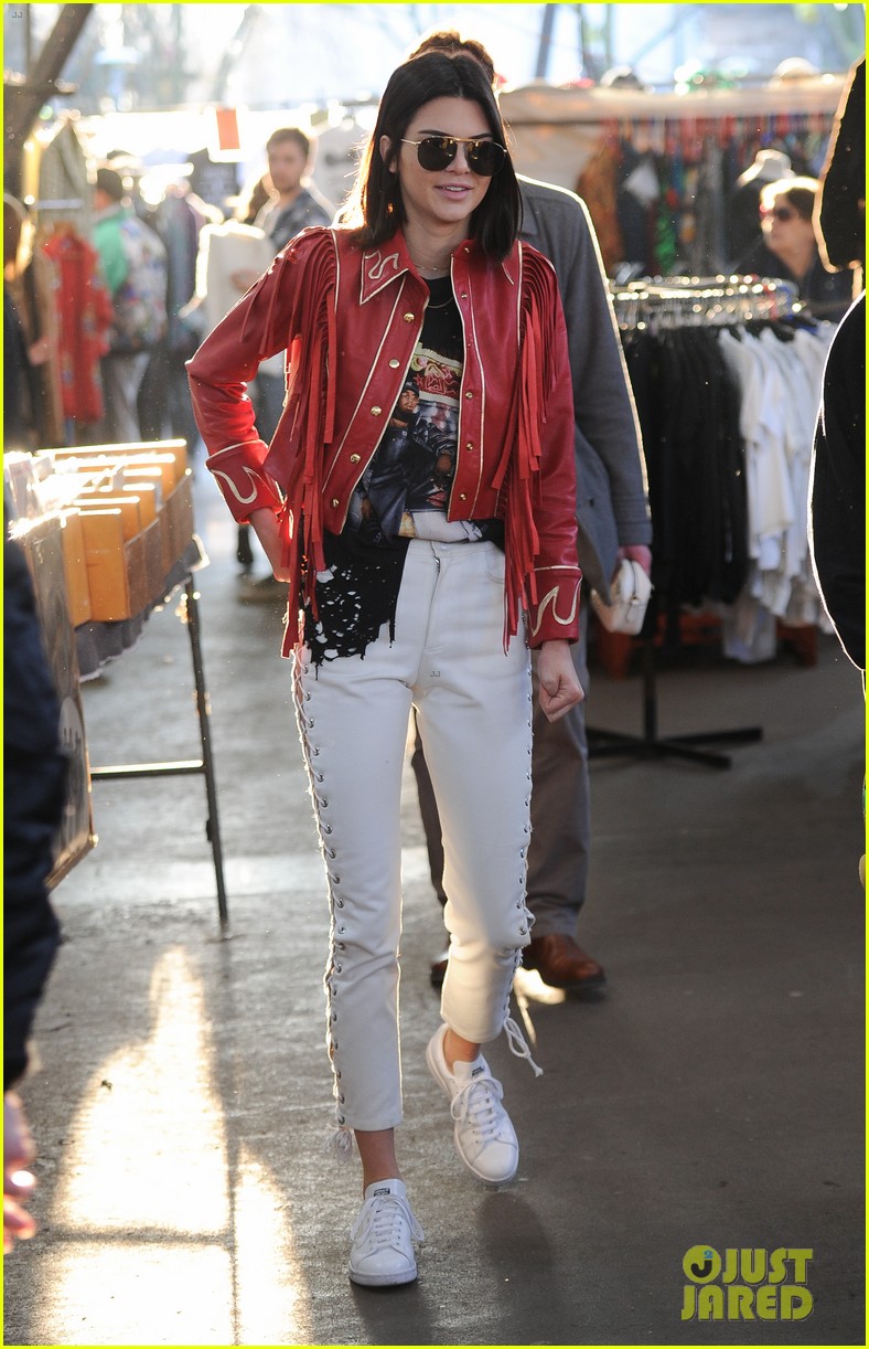 kendall jenner gets in fun before london fashion week shows 01