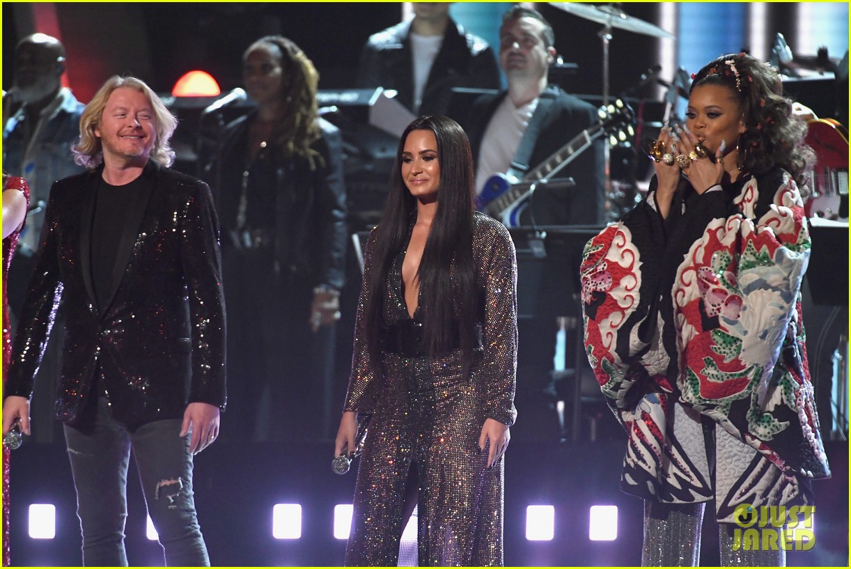 bee gees tribute grammys 2017 demi lovato andra day tori kelly 12