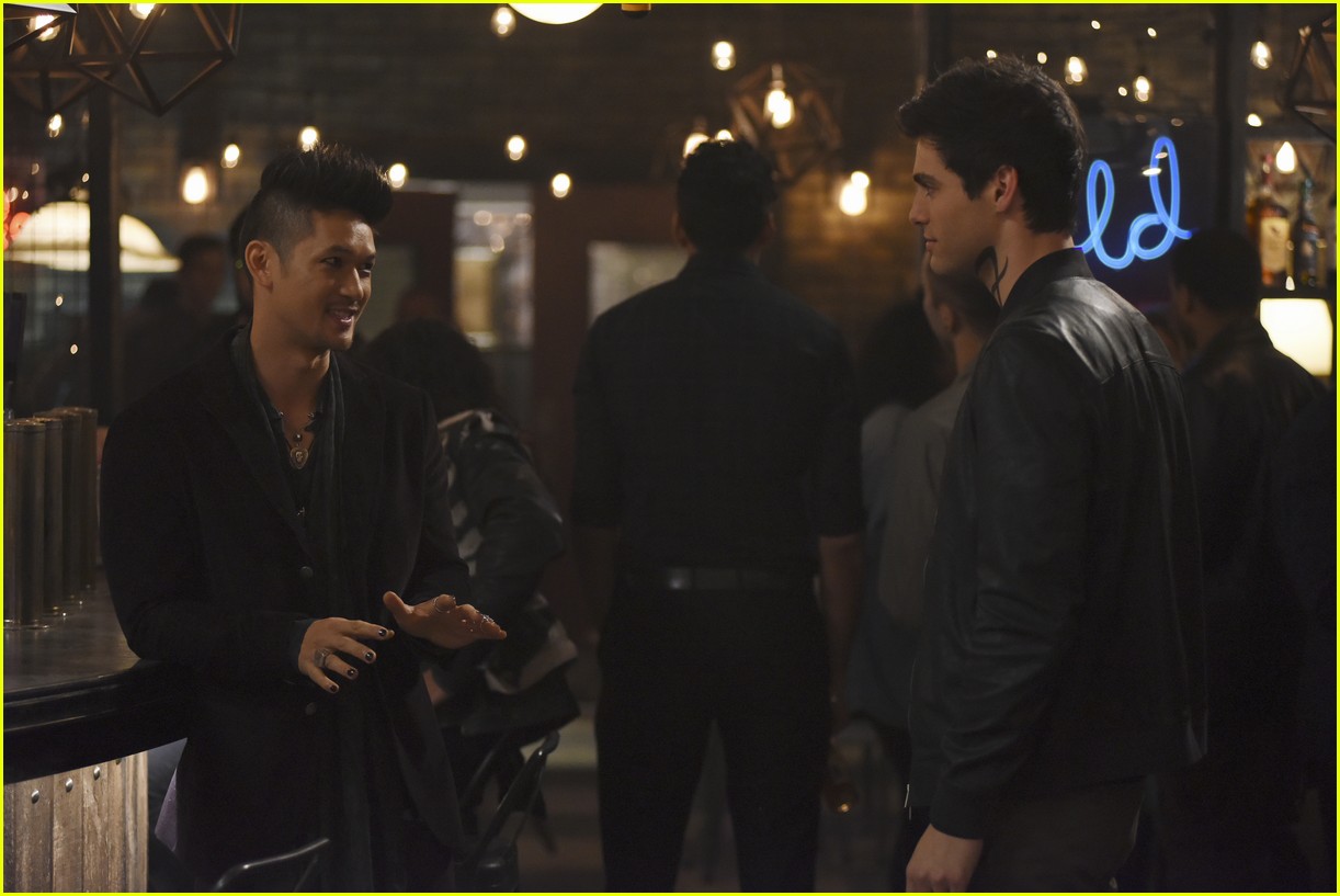 malec first date shadowhunters pics 03
