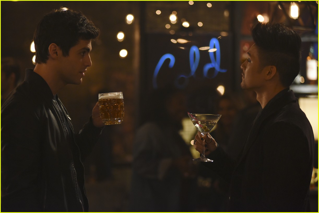 malec first date shadowhunters pics 04