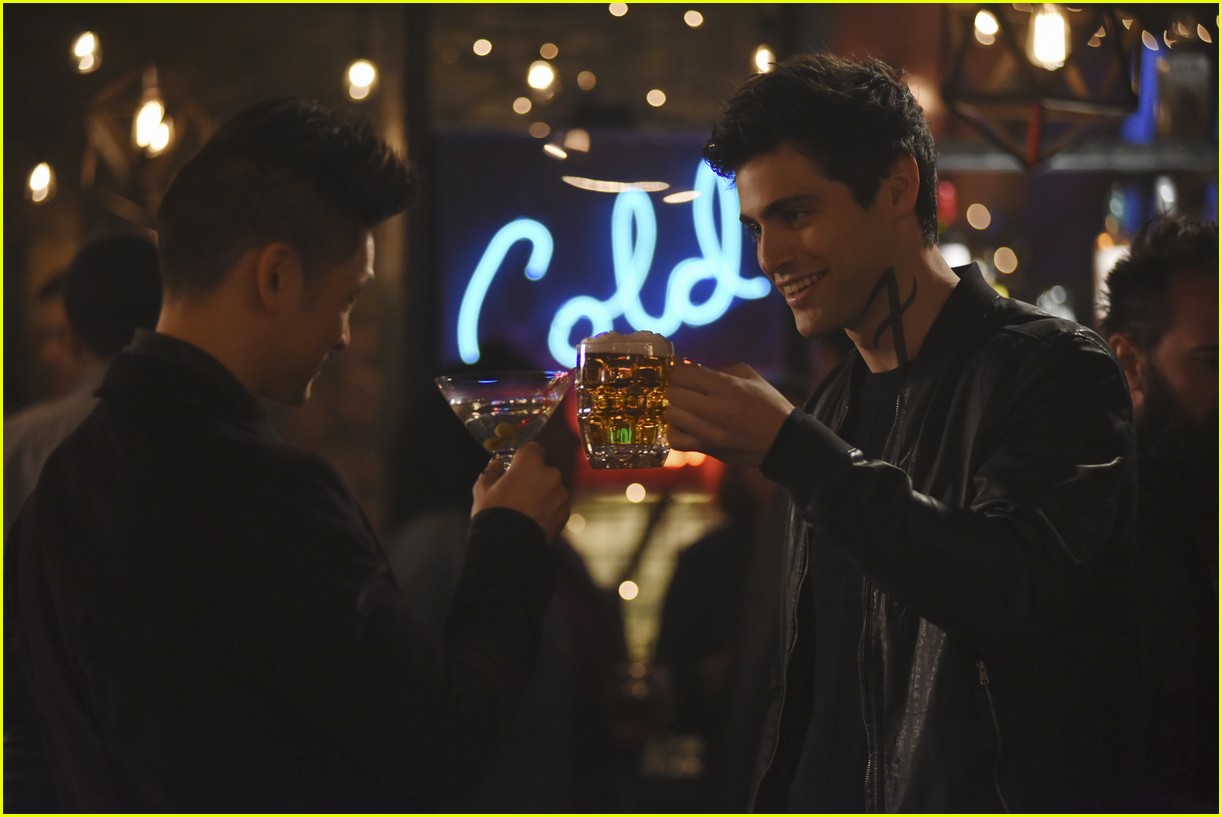 malec first date shadowhunters pics 05