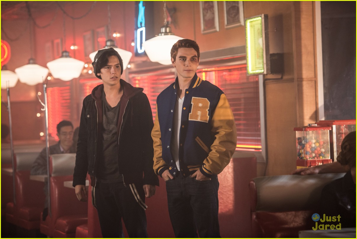 cole sprouse jughead more riverdale touch evil stills 03
