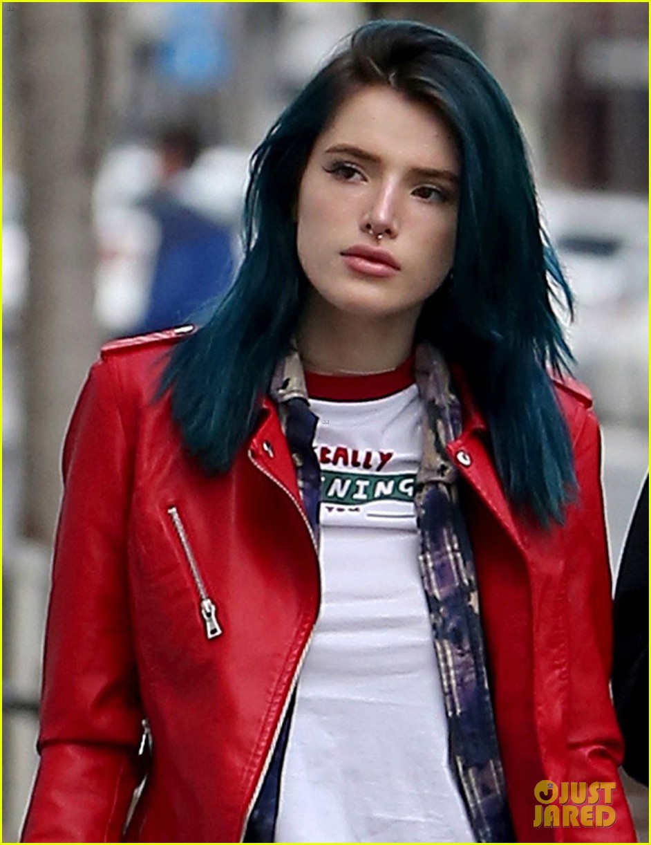 bella thorne carries a possible script while out and about in santa monica 03