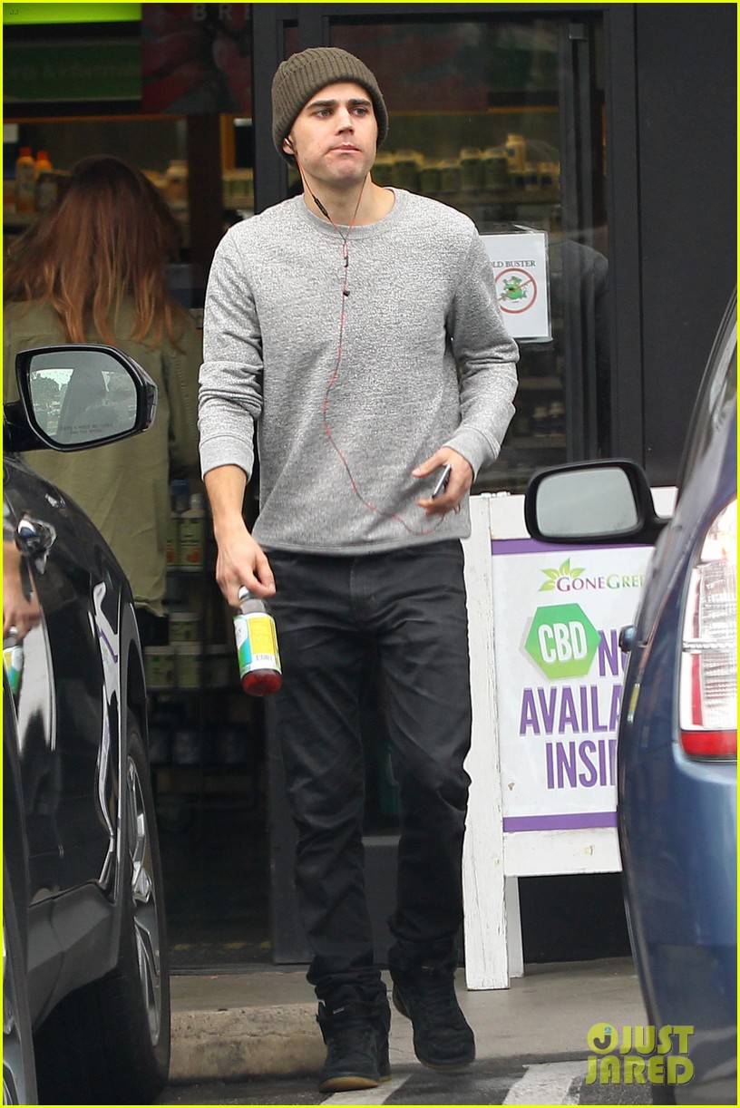 paul wesley steps out after wrapping final season vampire diaries 01