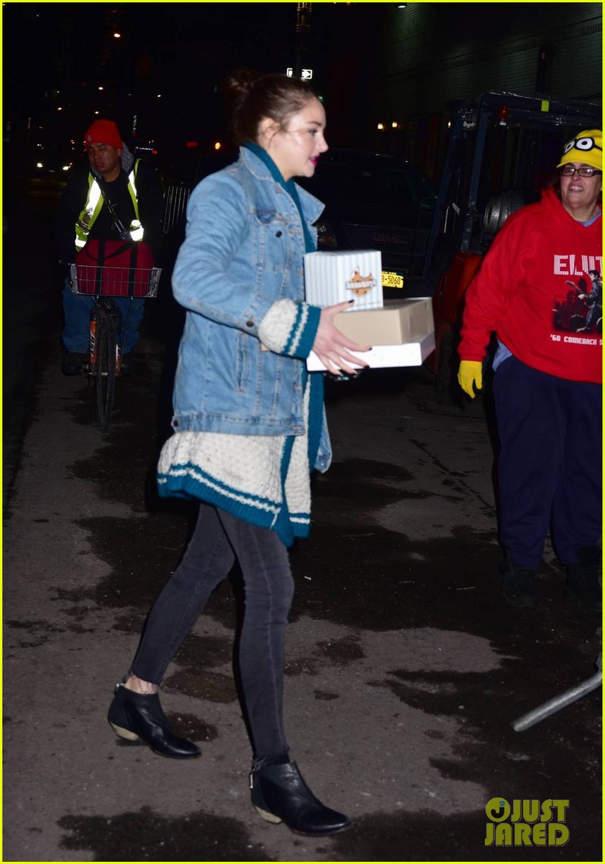 shailene woodley surprises fans with donut after late show with stephen colbert appearance 02