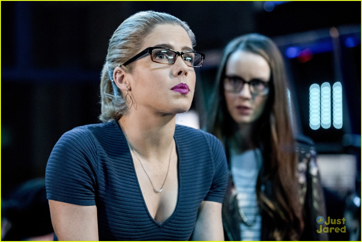 arrow disbanded clips felicity worried oliver 01