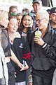 justin bieber gets mobbed by fans in australia 04