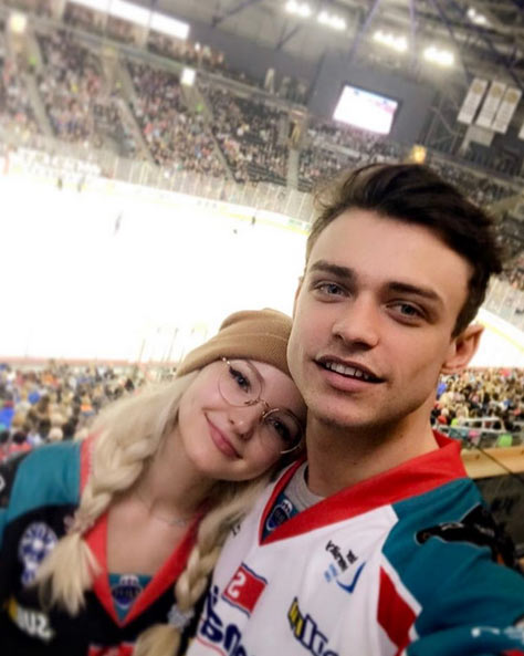 dove cameron reveals shes in love with bf thomas doherty 02